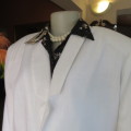 High quality BOND TAYLOR long sleeve white cotton/linen blend lined jacket size 42/18. New condition