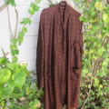 Amazing men's vintage dressing gown in woven satin by HIS EXCELLENCE by REGENT size 42 to 46.As new.