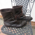 Pair SADF genuine leather brown army boots by BAGSHAW in size 11 in army size 295W.Good condition.