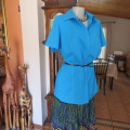Cobalt blue long DONNA-CLAIRE short sleeve button down top. V-front with collar. Size 42/18. As new.