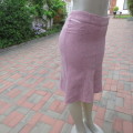 Elegant wool blend paneled skirt in mottled dull pink Bandless Size 30/6 Fully lined. New cond.