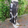 Snappy tie dye pattern black/white/mustard ankle length stretch polycotton skirt,Size 32 to 34.