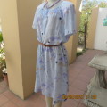 Stunning 80`s vintage dress with belt by FOSCHINI size 44/20. Loose shift style in polyester fabric.