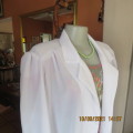 Elegant white crinkled polyester open hanging coat. Size 40/16. Open collar, no label. New condition