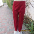 Stunning vintage dress pants, maroon colour size 36/12. Straight legs with some tapering. Good cond.