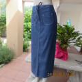Go for effortless style with this blue denim ankle length skirt by MAINE size 32/8. Cute pockets.