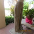Ladies dark beige golf pants by AFRICAN GOLFER in 100% cotton.Size 38/14 large fit. New cond.