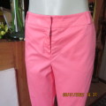 Summer cropped crimson colour pants in stretch cotton size 38/14 by WOOLWORTHS.As new.