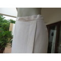 High quality RAOUL beige mottled ankle length skirt size 36/12.High pleat at left.In linen/viscose.