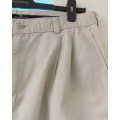 Best quality 100% cotton men`s beige handcrafted shorts size 36 by PIERRE CARDIN. Very good cond.