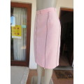 Elegant light pink/black vertical stripe pencil skirt in poly/linen blend. Size 33/9 .Zip at back.