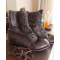SADF brown leather army boots in size 9 by DWS issued 2010. Army size 270W.Laces included.Good cond.