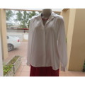 Amazing PAUL VIVALDI soft,silky,shiny long sleeve blouse size 38/14. Shirt collar. New condition.