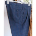 Handsomely tailored Men`s trousers by PRINGLE of SCOTLAND size 38 in navy check.Very good cond.
