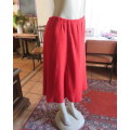Beautiful postbox red textured acrylic/cotton knit paneled A-Line skirt size 42/18.Elasticated waist