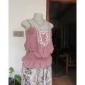 Chic dirty pink strappy top in 100% cotton.Size 32 by RT.Gold sequin and embroidery on front.As new
