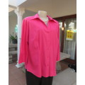 Tailored punch colour elbow sleeve button down top with V and open collar.Size 42/18 by DONATELLA.