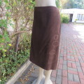 Bandless ANNA PIA size 44/20 brown corduroy A-line skirt. Embroidery on front left. New condition
