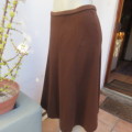 Winters brown vintage paneled skirt in jersey. Size 36/12. Elasticated waist. Very good cond.