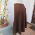 Winters brown vintage paneled skirt in jersey. Size 36/12. Elasticated waist. Very good cond.