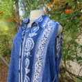 Oversized sleeveless 100% viscose long button down top in royal blue/white patterns.Size 42/18
