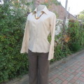 Royal cream button down long angel sleeve top with V and collar size 34/10. In 100% cotton.As new
