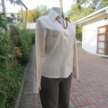 Royal cream button down long angel sleeve top with V and collar size 34/10. In 100% cotton.As new