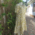 Pretty mustard/white patterned fashion tiered dress. Button down in 100% cotton.Size 35. 95cm bust.