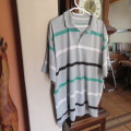 JOHN DEERE size XXL golf shirt in heavenly grey with green/white/black horizontal stripes. Collar.