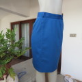 Smart indigo blue pencil skirt with vertical seam decoration. By THATS IT size 36/12. New cond.