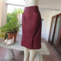 Fabulous FOSHINI size 36/12 red/black mottled woven polycotton skirt. Paneled front/2 pockets/pleats