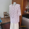 Go feminine with a nostalgic white print on lilac/cream background. Button down.Size 50/52. New cond