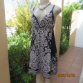 Sweet dark navy baroque printed strappy top in white. Elasticated empire style. Size 36 by MEILING.