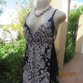 Sweet dark navy baroque printed strappy top in white. Elasticated empire style. Size 36 by MEILING.