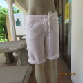 Very white cotton/linen shorts by POETRY size 32/8. Side pockets. Drawstring waist. New cond.