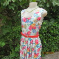 Maxi white dress with cheerful floral pattern in 100% rayon. Size 36/12. By GEORGE R from France.