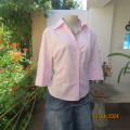 Elegant crepe pink button down tailored top. V front with collar. Elbow/cuffed sleeves. Size 36/12.