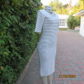 Body hugging white/black horizontal striped textured stretch polyester low calf dress. Size 32/8.