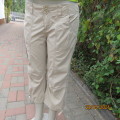 Versatile and trendy oats colour 100% cotton cropped pants by GAP from U. S. size 35. New condition.