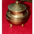 VINTAGE SOLID BRASS HAND CRAFTED ANTIQUE 3 BEEN POT AND LID MODEL