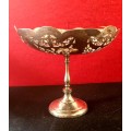 ANTIQUE HALLMARKED TABLE CENTRE PIECE  FRUIT BOWL ON STAND.