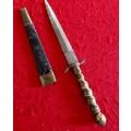 ANTIQUE DAGGER WITH ORIGINAL LEATHER AND BRASS SHEATH. 30CM LONG.