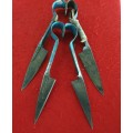 2 X ANTIQUE TO VINTAGE HAND SHEEP SHEARS.