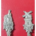 120 MORE LOTS ON SAME AUCTION ! 4 x ANTIQUE DELFT TEA SPOONS ! STUNNING DETAIL !!