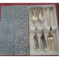 ANTIQUE SIPELIA RUSTLESS NICKEL SILVER SHEFFIELD CAKE FORKS. IN THE BOX.5X