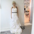 Wedding dress with black lace - Size: adjustable - Length: 135cm