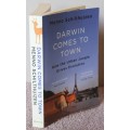 DARWIN COMES TO TOWN by Menno Schilthuizen. (How the Urban Jungle Drives Evolution).