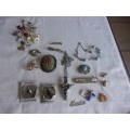 Large lot of vintage women`s and mens costume jewellery for 1 bid