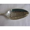 Georgian Sterling silver berry spoon & fish knife for 1 bid - 121.4g