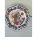 HEXAGONAL IMARI STYLE 19 CM PLATE